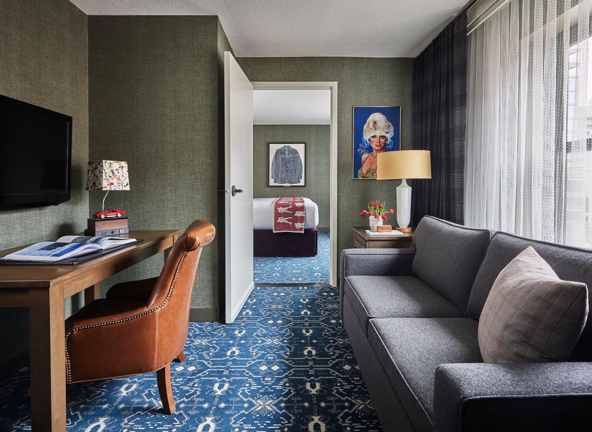 King Suite with Hospitality Room