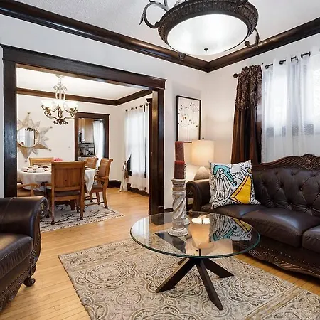 Amazing Traditional Home South Minneapolis-2