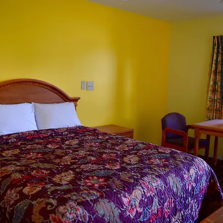 Snelling Motor Inn-3
